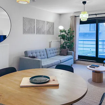 Apartment 1 Bedroom Cozy In *