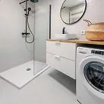 1 Bedroom Cozy In Appartement *